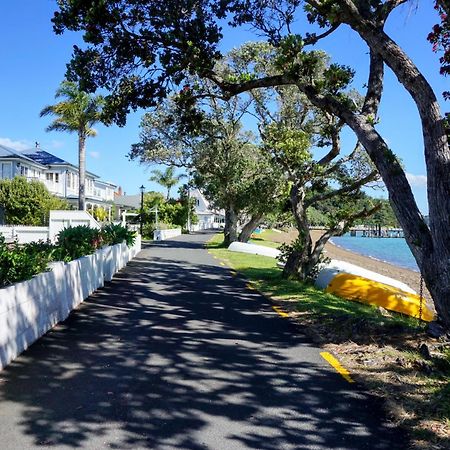 Last On The Strand, Russell - The Boathouse Exterior photo