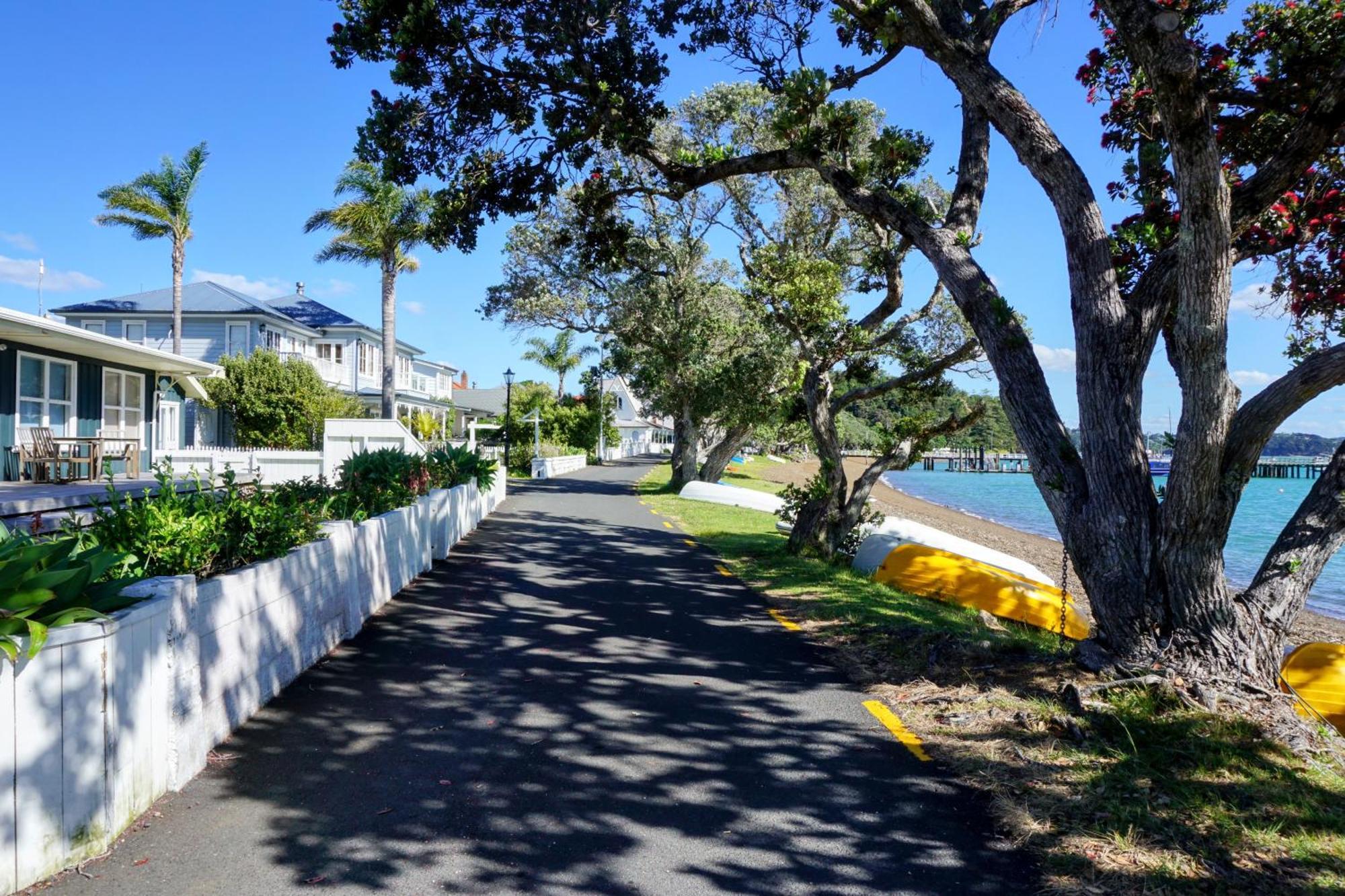 Last On The Strand, Russell - The Boathouse Exterior photo