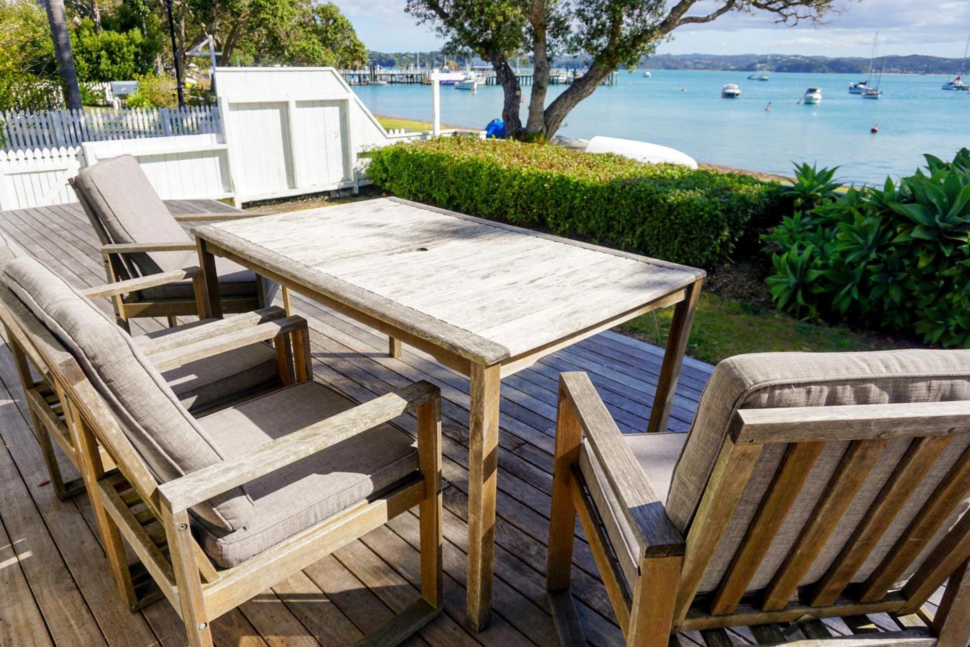 Last On The Strand, Russell - The Boathouse Exterior photo