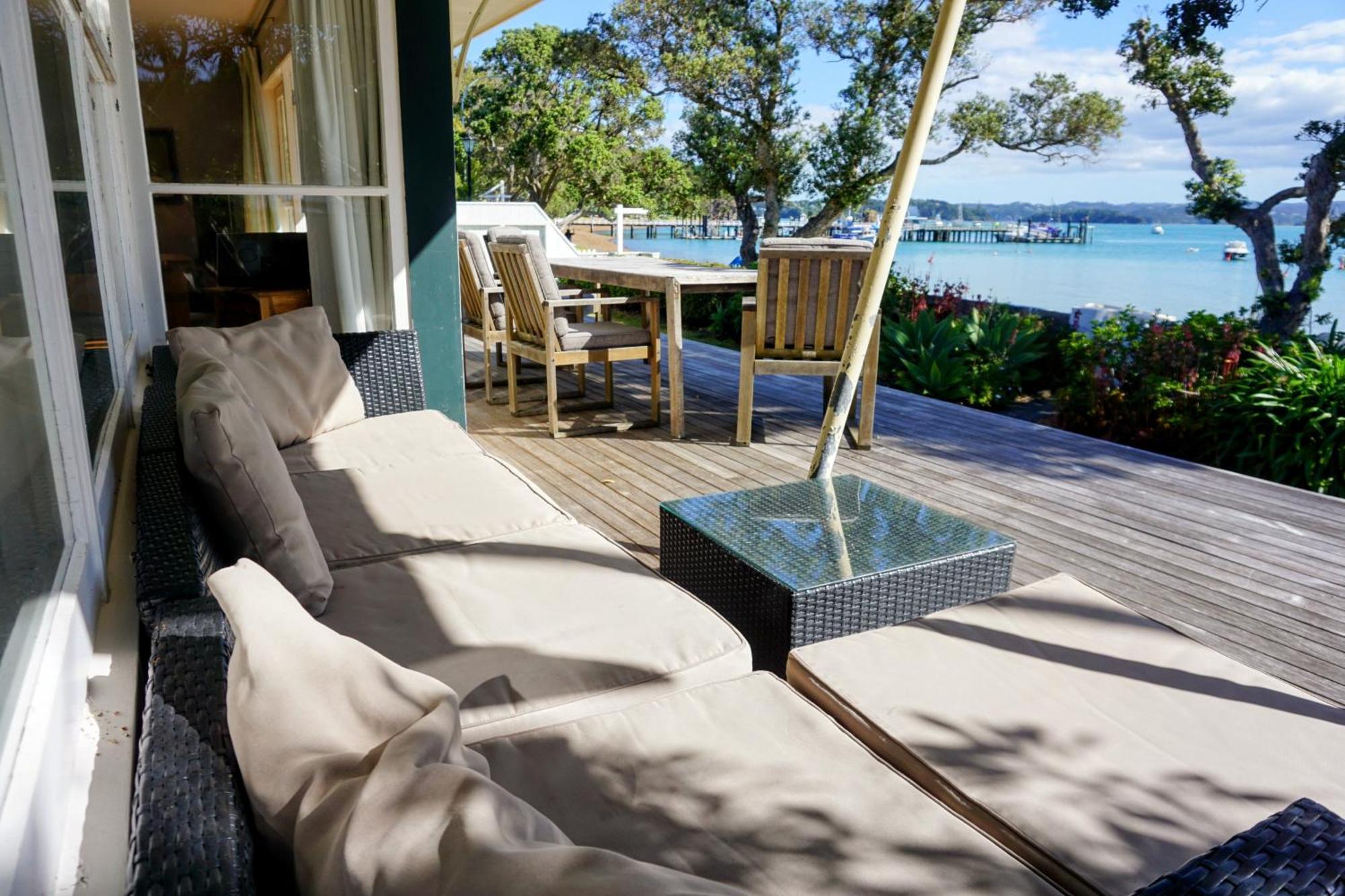 Last On The Strand, Russell - The Boathouse Exterior photo