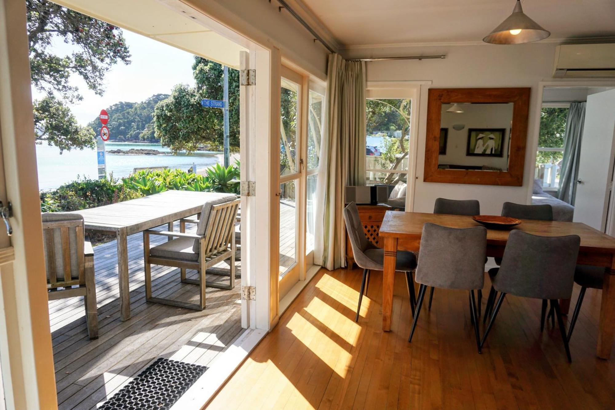 Last On The Strand, Russell - The Boathouse Exterior photo