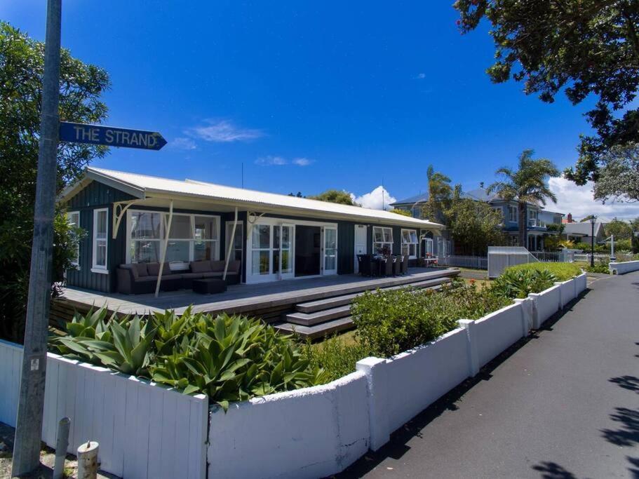 Last On The Strand, Russell - The Boathouse Exterior photo